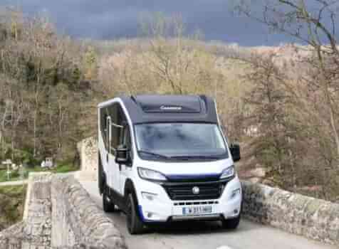camping-car CHAUSSON X550  extérieur / face avant