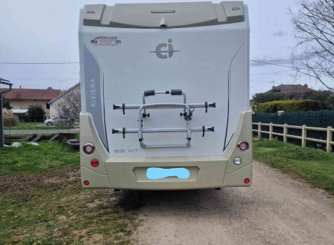 camping-car CI RIVIERA   extérieur / arrière