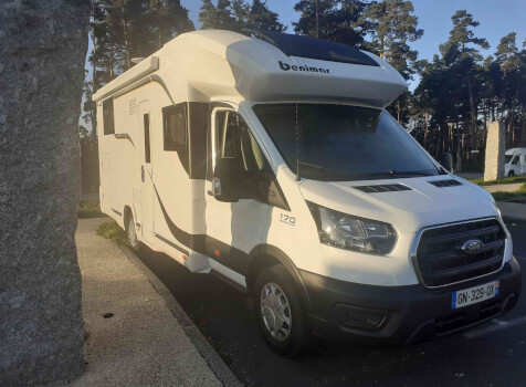 camping-car BENIMAR TESSORO 463 UP  extérieur / face avant