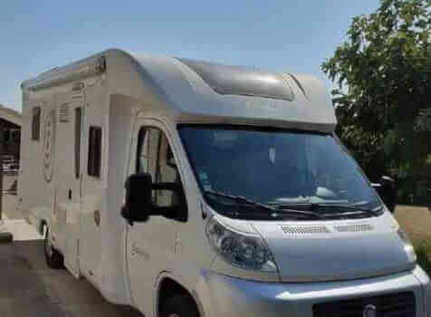 camping-car BAVARIA T 74  extérieur / face avant