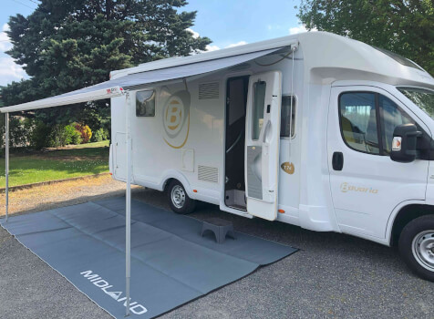 camping-car BAVARIA T 74  extérieur / latéral droit