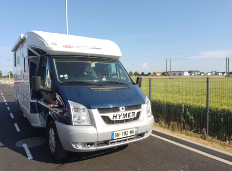 camping-car HYMER CLASSE T 672 CL  extérieur / face avant