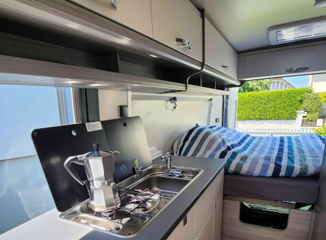 camping-car HOBBY VANTANA ON TOUR K 60 FT  intérieur  / coin cuisine