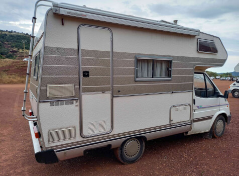 camping-car HYMER  extérieur / latéral gauche