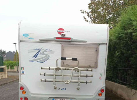 camping-car BURSTNER T605  extérieur / arrière