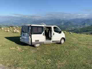 camping-car RENAULT TRAFIC   extérieur / face avant