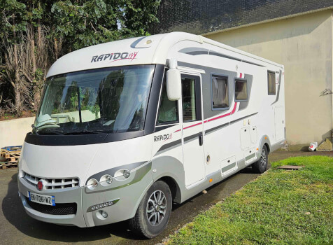 camping-car RAPIDO 8096 DF  extérieur / face avant