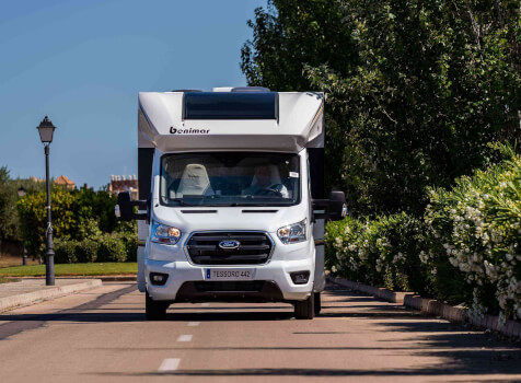 camping-car BENIMAR TESSORO 442  extérieur / face avant