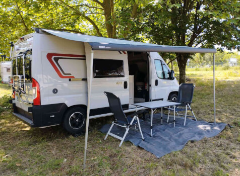 camping-car CHALENGER VANY 11  extérieur / face avant