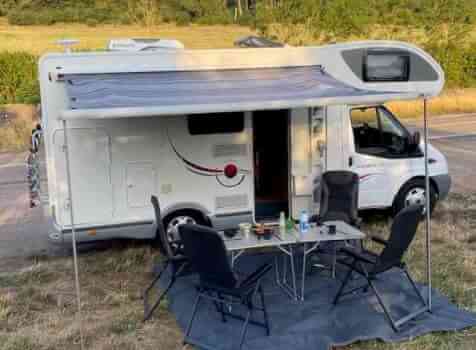 camping-car CHALLENGER GENESIS  extérieur / face avant