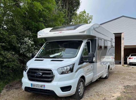 camping-car ROLLER TEAM ZEFIRO 265 TL  extérieur / face avant