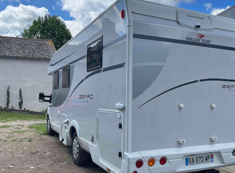 camping-car ROLLER TEAM ZEFIRO 265 TL  extérieur / latéral gauche