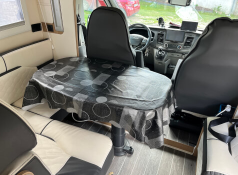 camping-car ROLLER TEAM ZEFIRO 265 TL  intérieur / coin salon