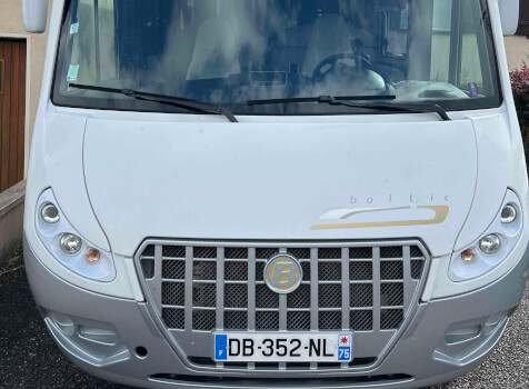 camping-car BAVARIA BALTIC I 690 LC  extérieur / face avant