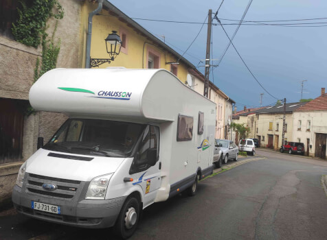 camping-car  CHAUSSON FLASH 07  extérieur / face avant