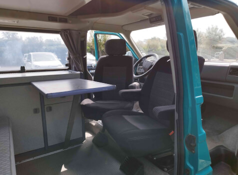camping-car VOLKSWAGEN CALIFORNIA VW T4  intérieur / coin salon