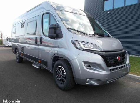 camping-car RAPIDO V 68  extérieur / face avant