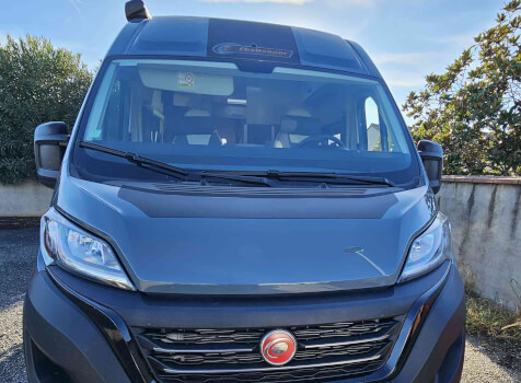 camping-car CHALLENGER V114 Road Edition VIP  extérieur / face avant