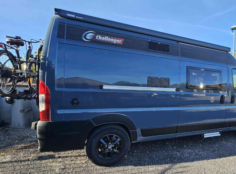 camping-car CHALLENGER V114 Road Edition VIP  extérieur / latéral gauche