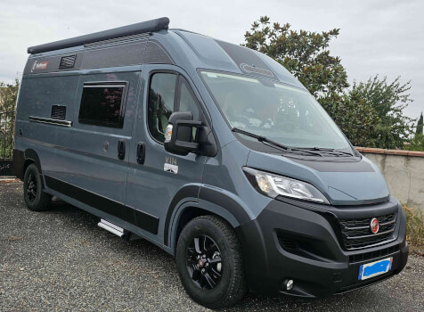 camping-car CHALLENGER V114 Road Edition VIP  extérieur / latéral droit