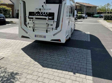 camping-car BENIMAR 224 MILEO  extérieur / arrière