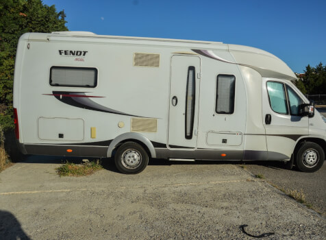 camping-car FENDT TI 690  extérieur / latéral droit