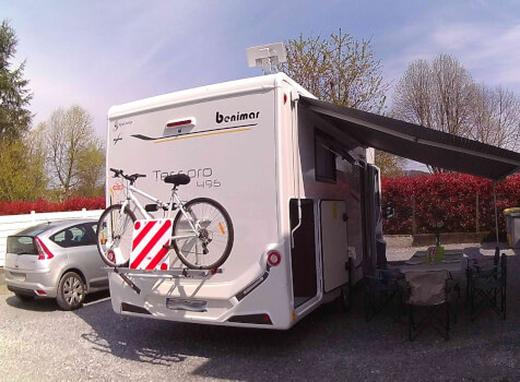 camping-car BENIMAR TESSORO 496  extérieur / arrière