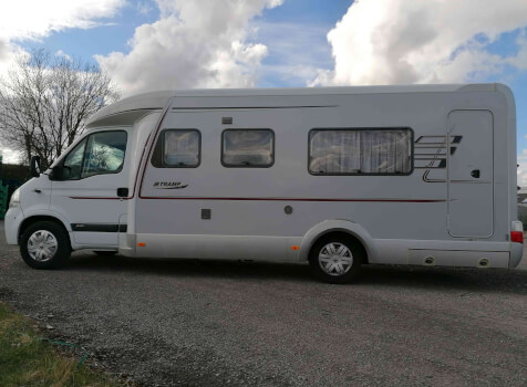 camping-car HYMER T 686 SL  extérieur / latéral droit