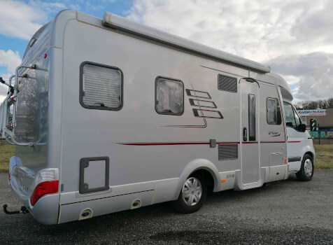 camping-car HYMER T 686 SL  extérieur / arrière