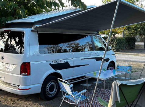 camping-car TRANSPORTER T6  extérieur / latéral gauche