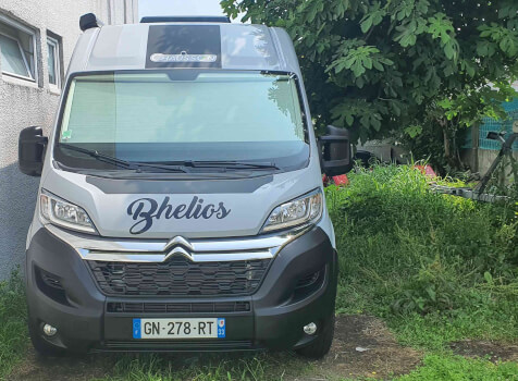 camping-car CHAUSSON V 594  extérieur / face avant