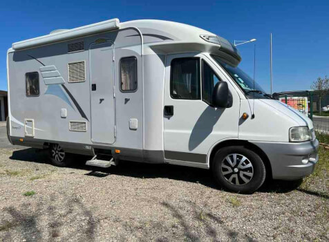 camping-car HYMER TRAMP GT 574  extérieur / face avant