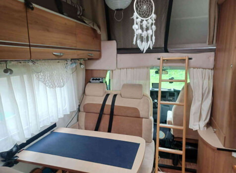 camping-car BURSTNER NEXXO FAMILY  extérieur / latéral gauche