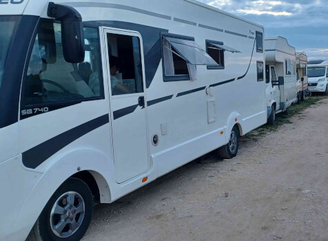 camping-car ITINEO SB  extérieur / latéral droit