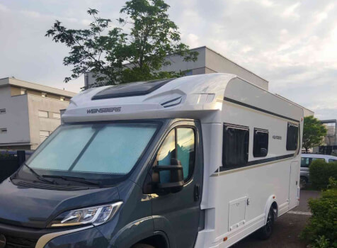 camping-car KNAUS WEINSBERS CARASUITE  extérieur / face avant