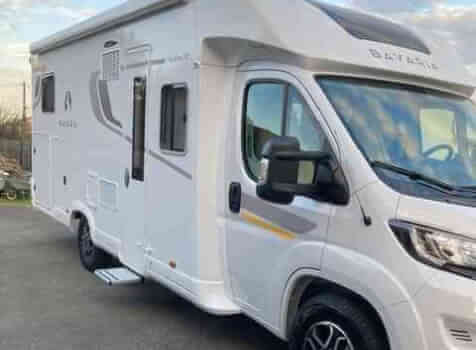 camping-car BAVARIA T 746 NOMADE  extérieur / latéral gauche