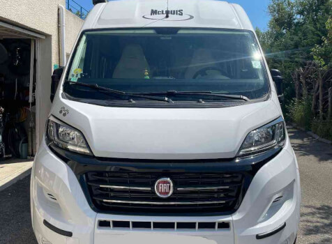 camping-car MC LOUIS  YEARLING VAN 3 MENFYS   extérieur / face avant
