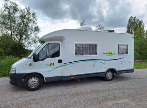 camping-car CHAUSSON WELCOME 70  extérieur / latéral gauche