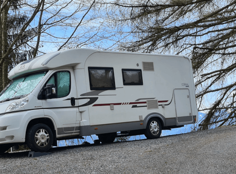 camping-car ADRIA CORAL S 680 SP  extérieur / face avant