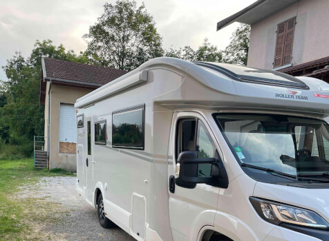 camping-car ROLLER TEAM 274TL  extérieur / latéral droit