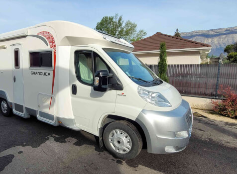 camping-car ROLLER TEAM GRANDUCA   extérieur / latéral gauche