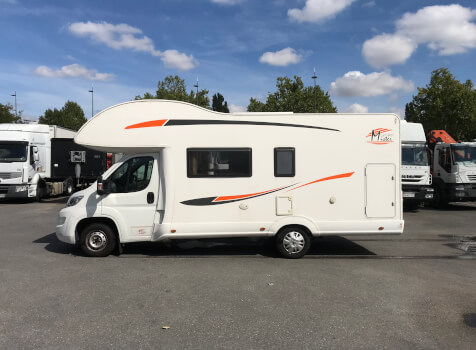 camping-car PLA MISTER  extérieur / latéral gauche