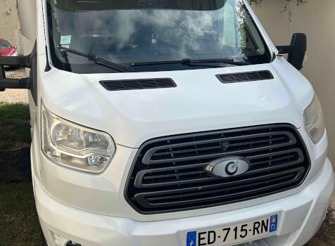 camping-car CHAUSSON  extérieur / face avant