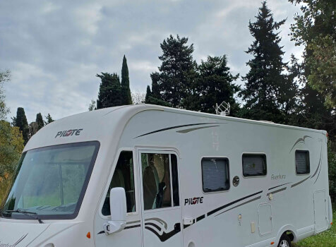 camping-car PILOTE AVENTURA  extérieur / latéral gauche