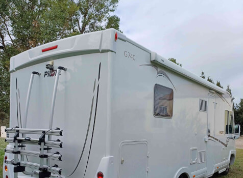 camping-car PILOTE AVENTURA  extérieur / arrière