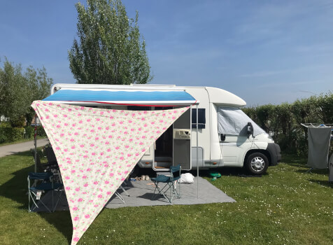 camping-car MC LOUIS  extérieur / latéral droit