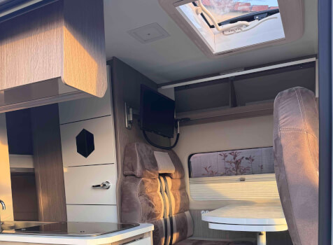 camping-car CHALLENGER V114 MAX  intérieur / coin salon