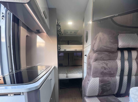 camping-car CHALLENGER V114 MAX  intérieur  / coin cuisine