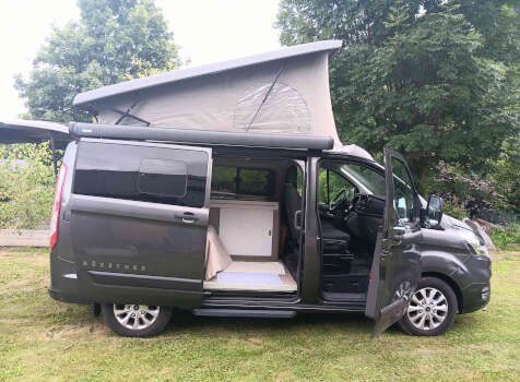 camping-car BURSTNER BC5001  extérieur / latéral gauche