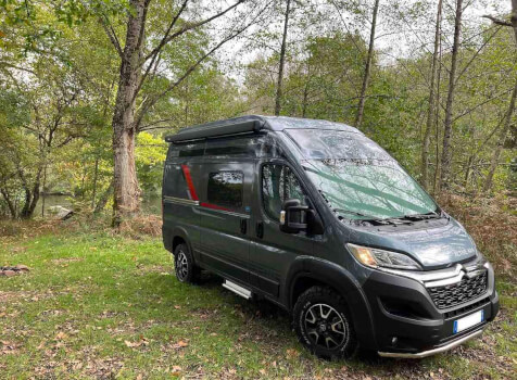 camping-car BURSTNER CAMPEO 4X4  extérieur / latéral droit